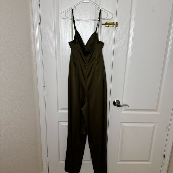 Fame & Partners Thais Wide-Leg Olive Jumpsuit - Picture 6 of 7